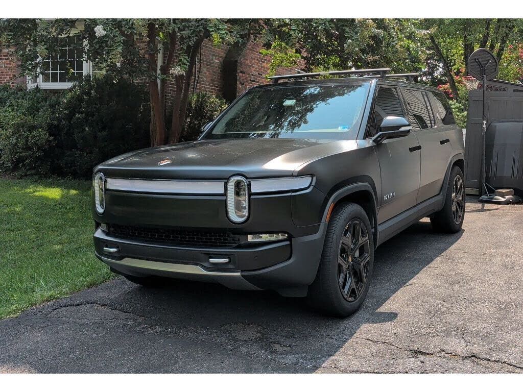 2023 RIVIAN R1S