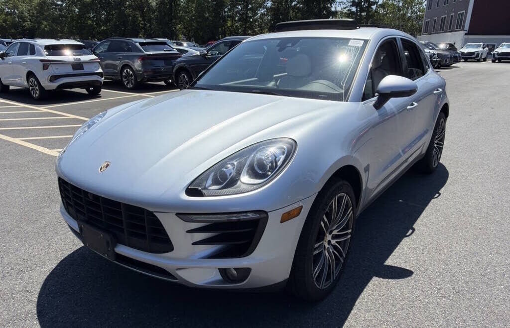 2017 PORSCHE Macan