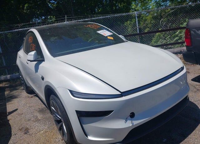 2026 TESLA Model Y