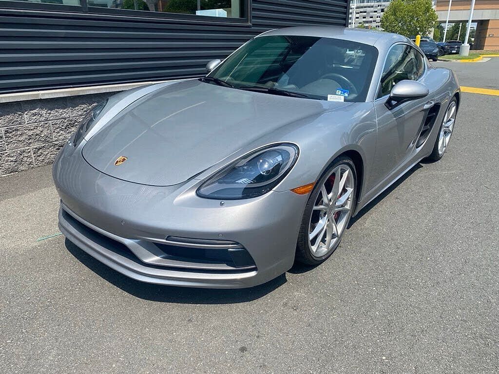 2024 PORSCHE 718
