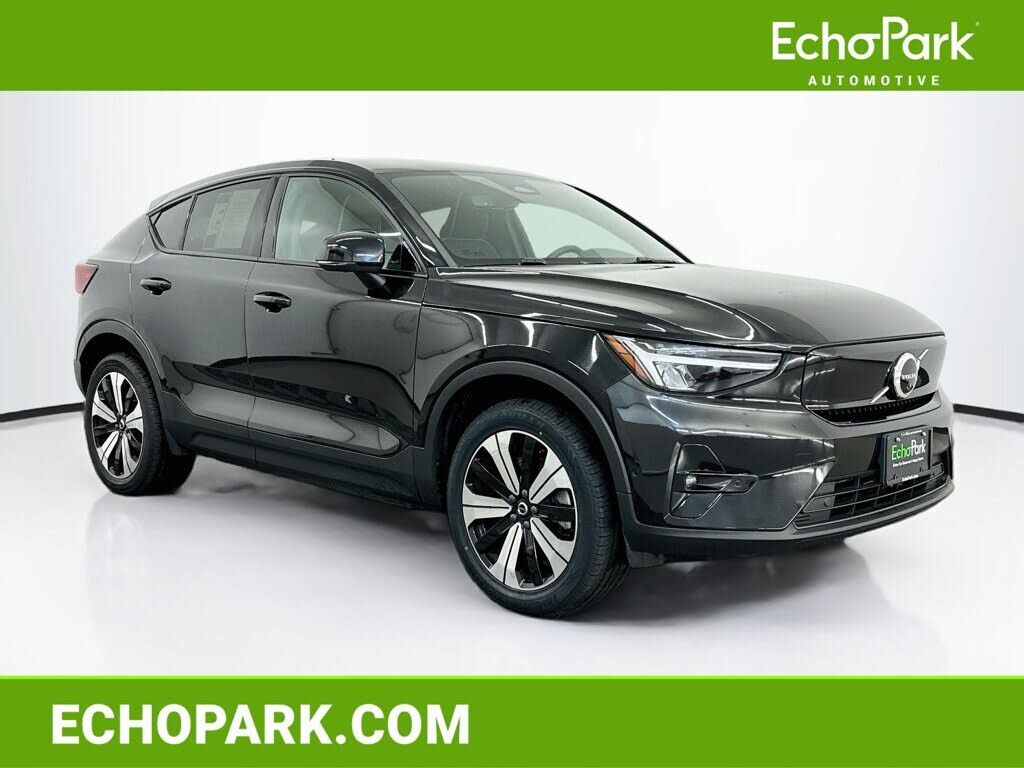 2023 VOLVO C40