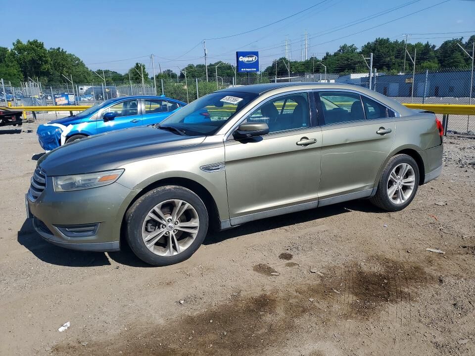 2013 FORD Taurus