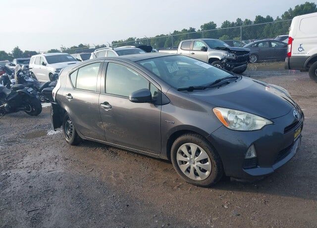 2014 TOYOTA Prius