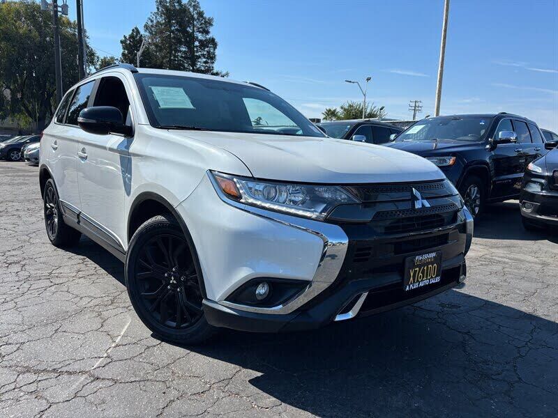 2019 MITSUBISHI Outlander