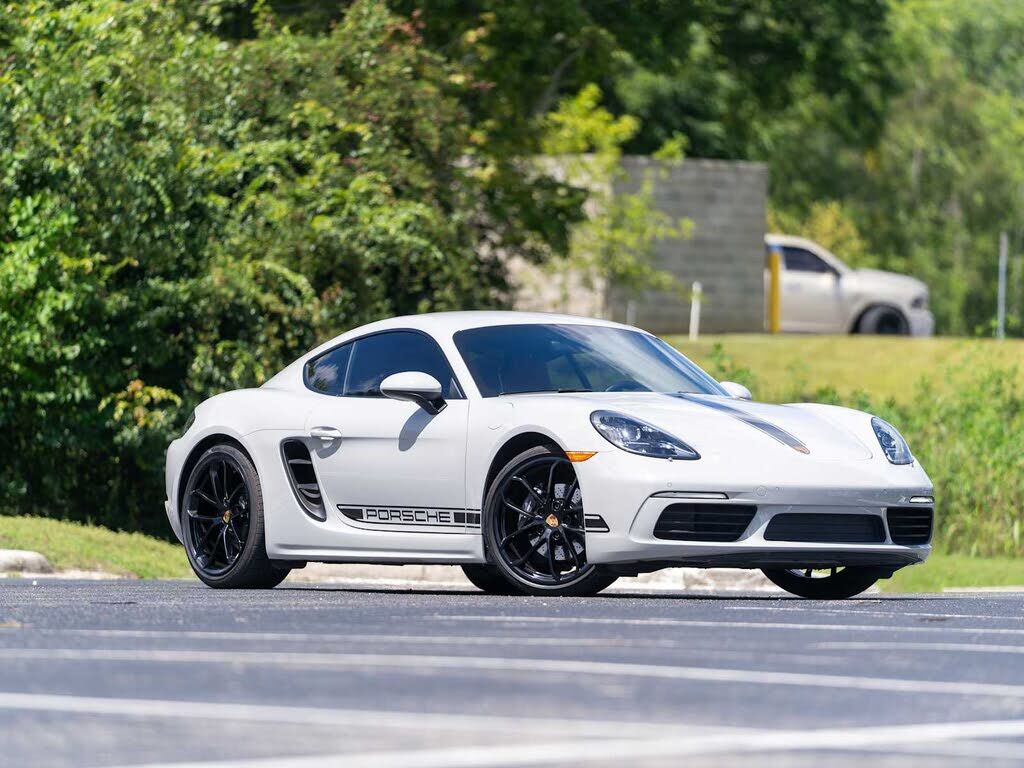 2025 PORSCHE 718