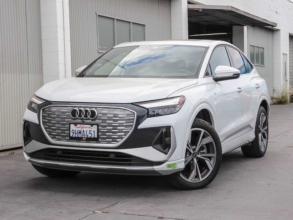 2023 AUDI Q4