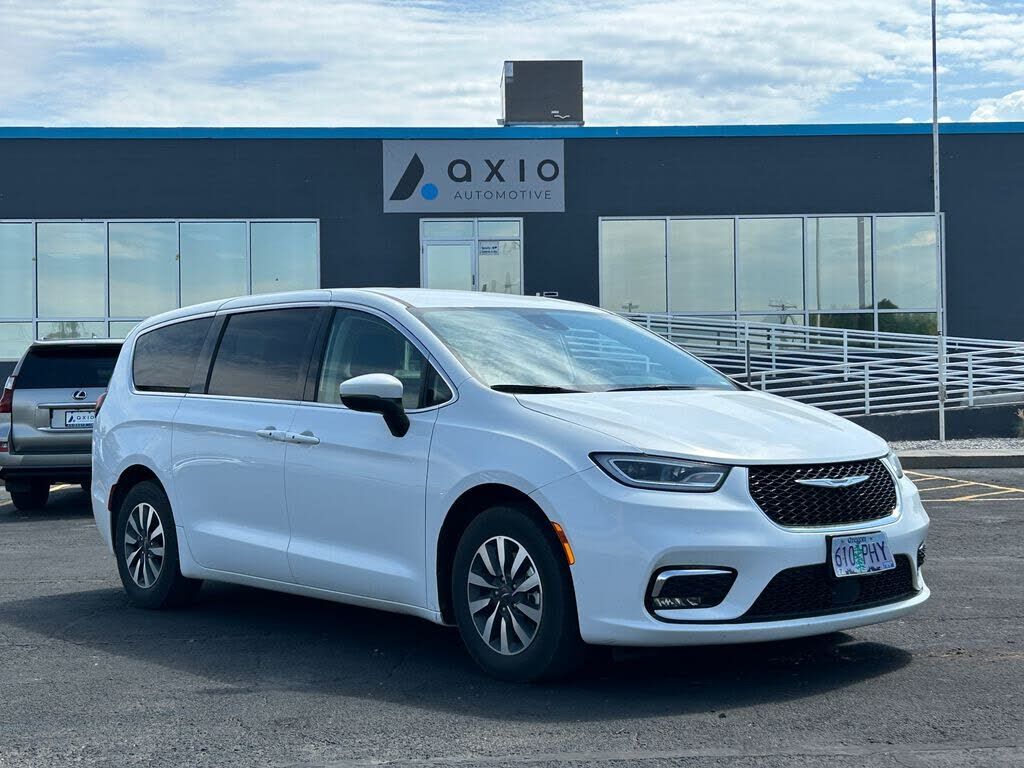 2023 CHRYSLER Pacifica
