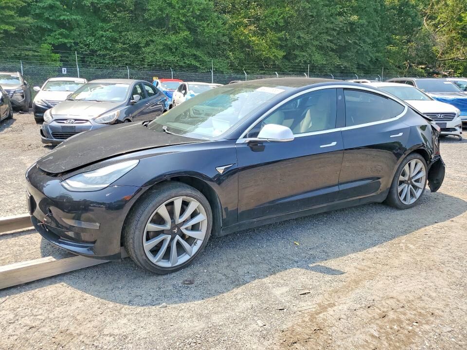 2018 TESLA Model 3