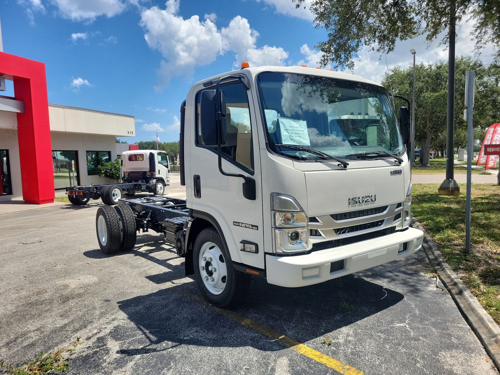 2026 ISUZU NPR/NPR-HD