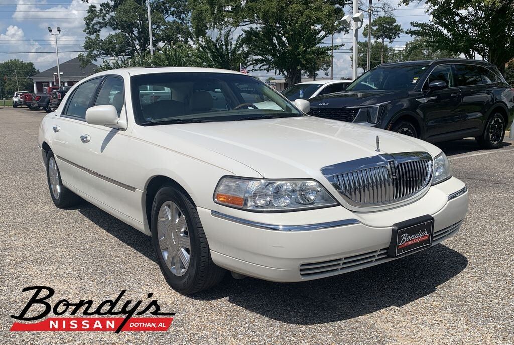 2004 LINCOLN Town Car