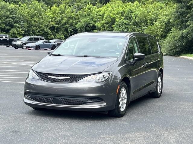 2023 CHRYSLER Voyager