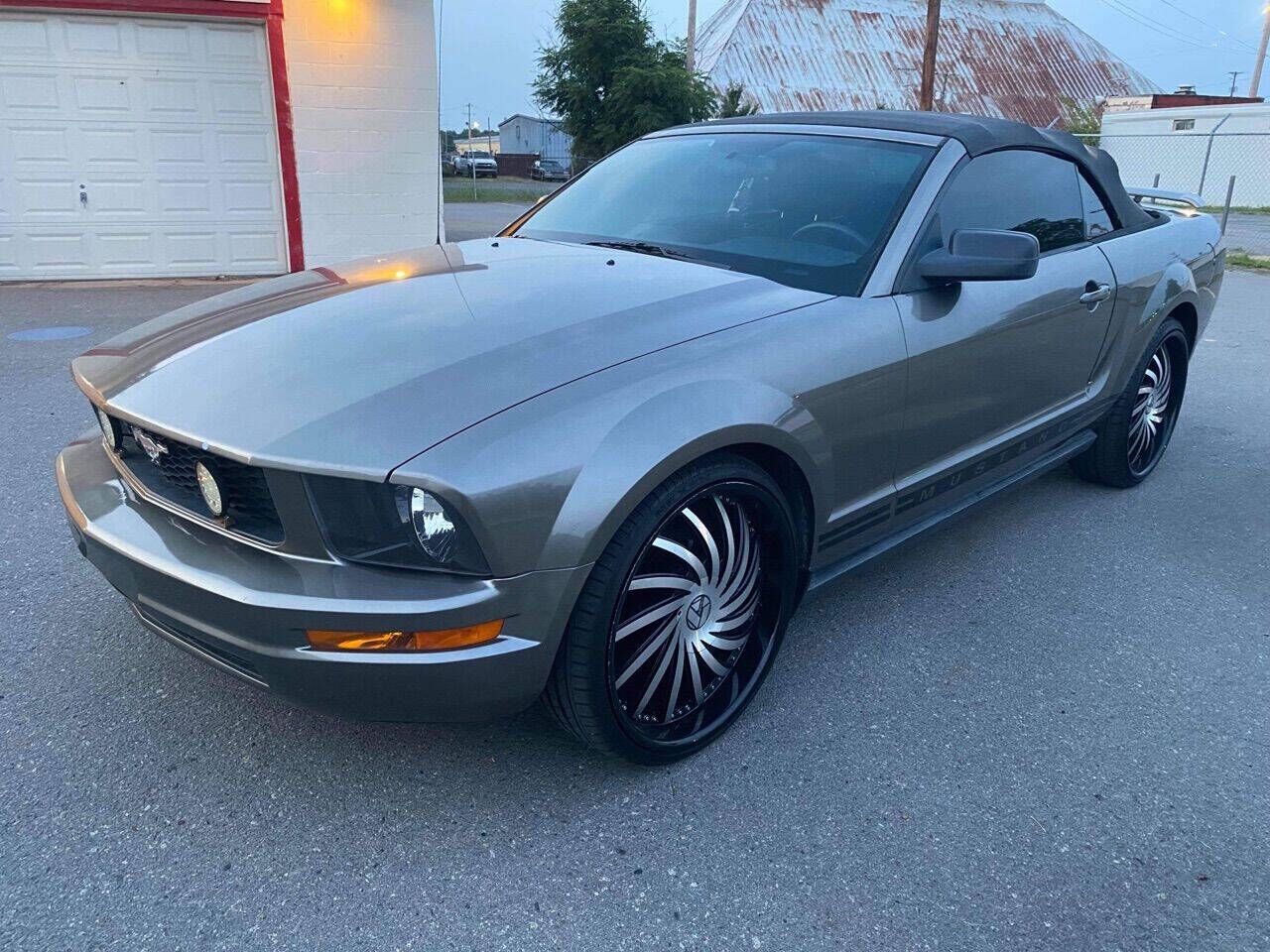 2005 FORD Mustang