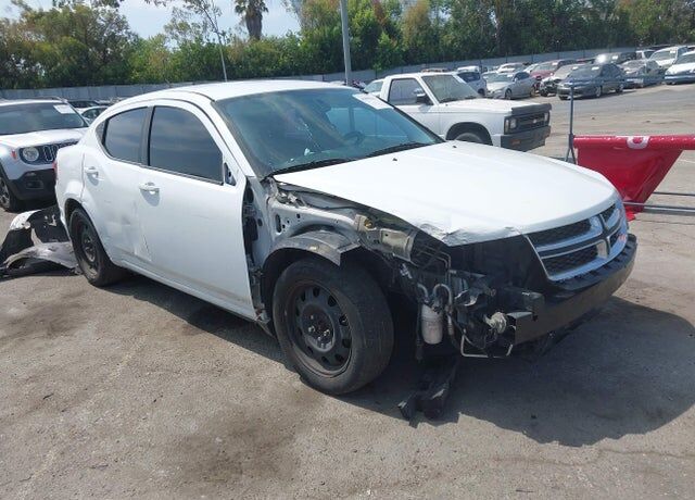 2013 DODGE Avenger