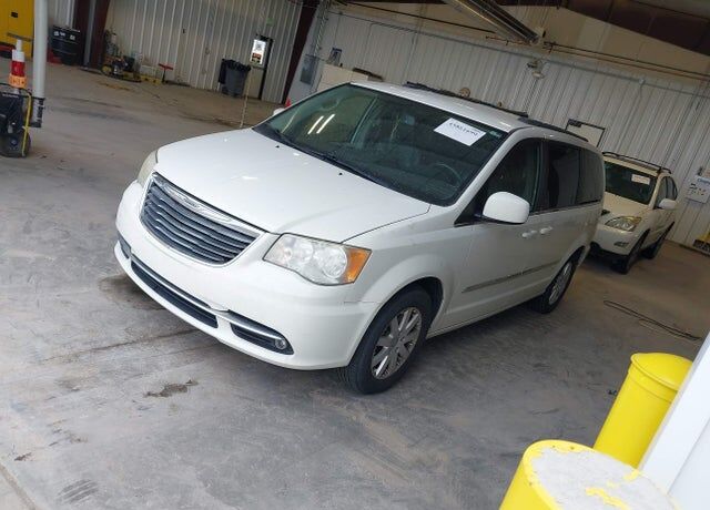 2013 CHRYSLER Town and Country