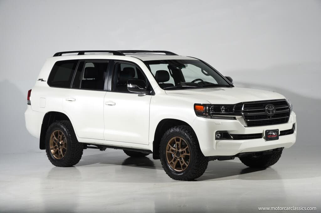 2021 TOYOTA Land Cruiser