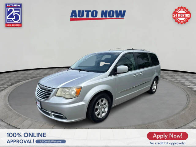 2011 CHRYSLER Town and Country