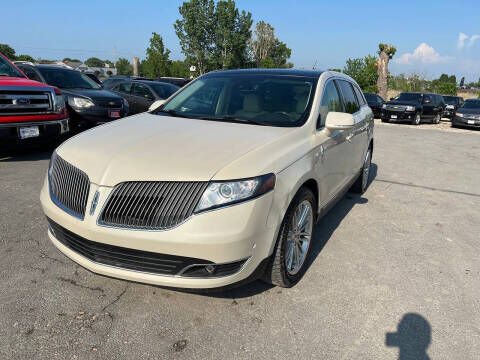 2014 LINCOLN MKT