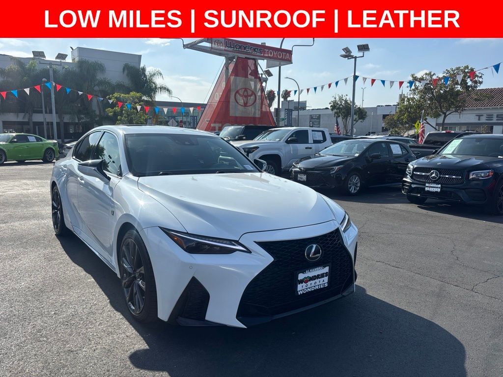 2021 LEXUS IS