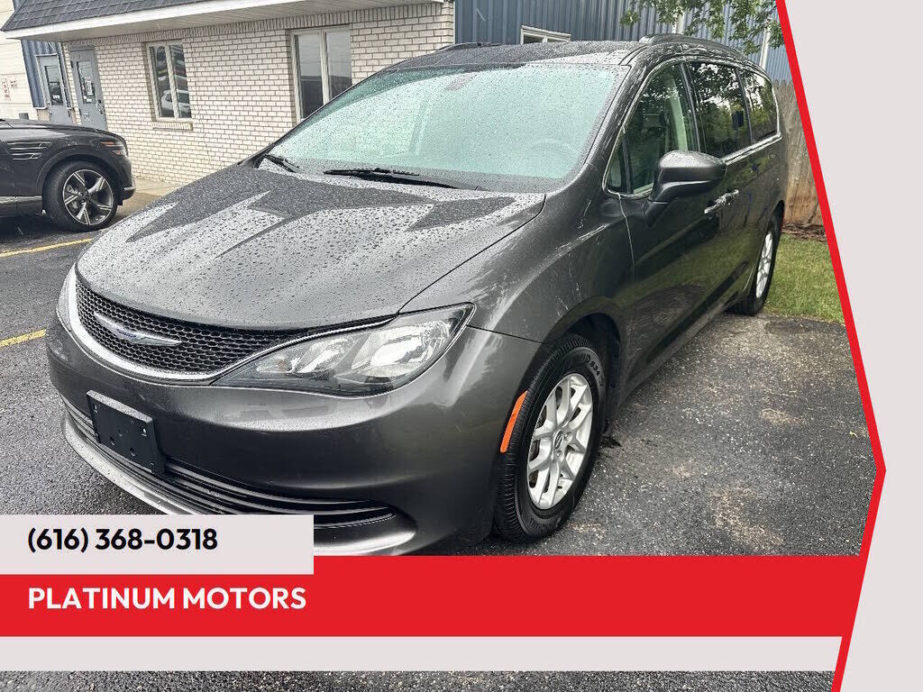 2020 CHRYSLER Voyager