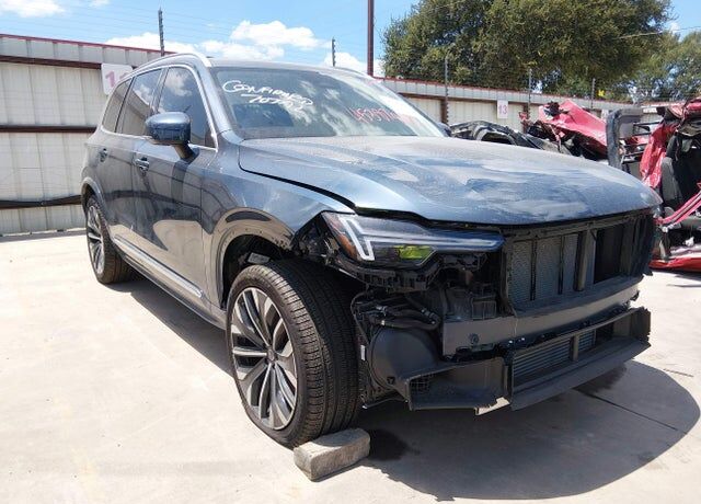 2025 VOLVO XC90