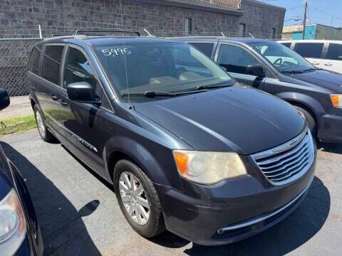 2014 CHRYSLER Town and Country