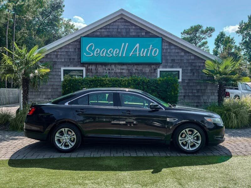 2013 FORD Taurus