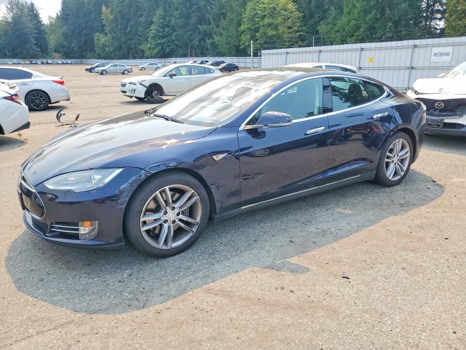 2015 TESLA Model S