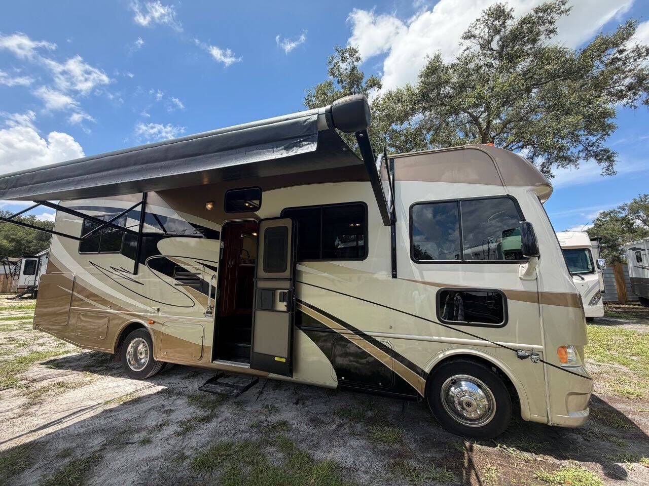2011 FORD Motorhome Chassis
