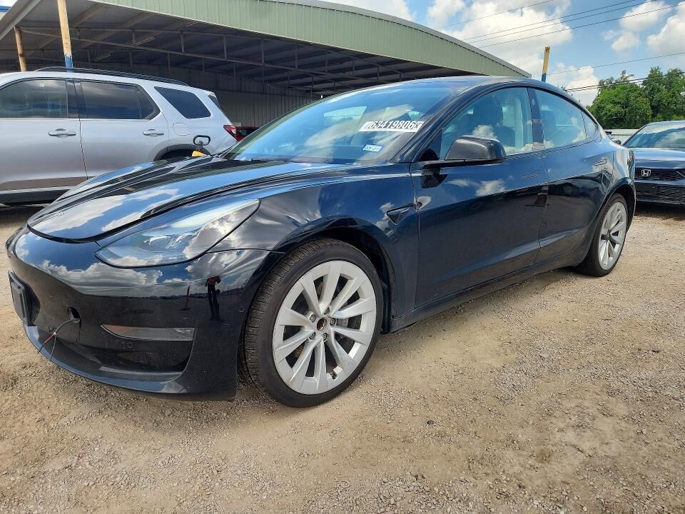 2022 TESLA Model 3