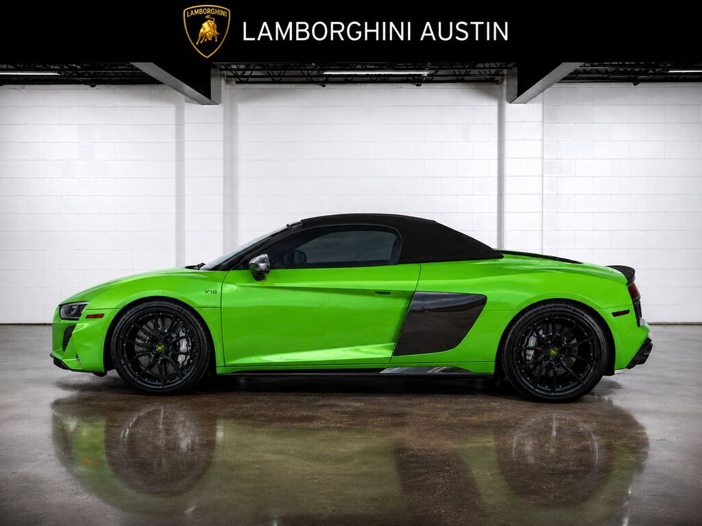 2023 AUDI R8