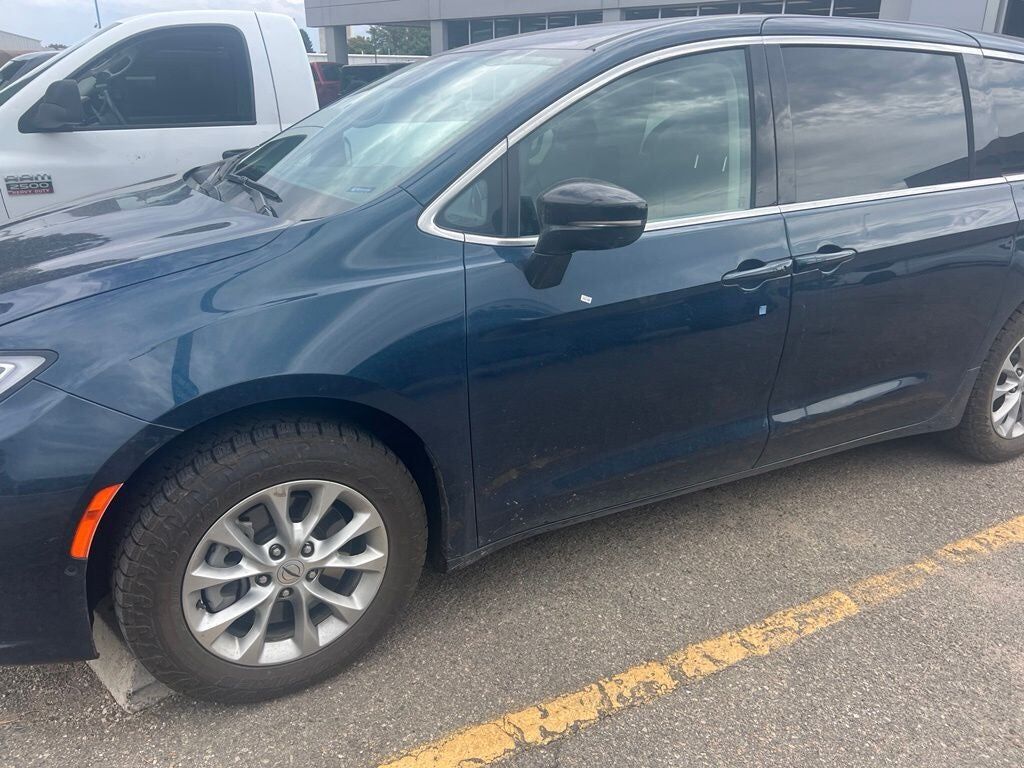 2024 CHRYSLER Pacifica