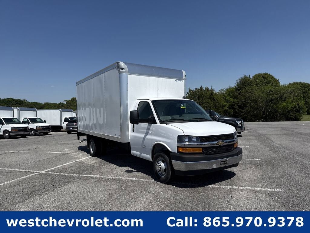 2026 CHEVROLET Express