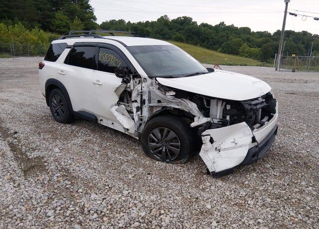 2022 NISSAN Pathfinder