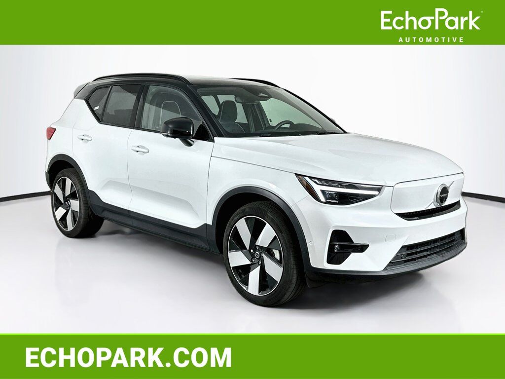 2024 VOLVO XC40