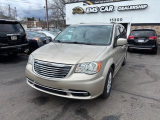 2013 CHRYSLER Town and Country
