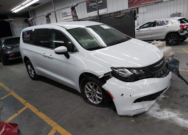 2023 CHRYSLER Voyager