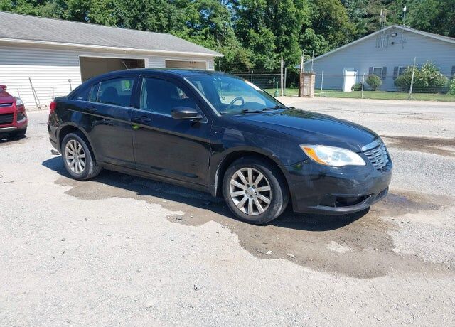 2013 CHRYSLER 200