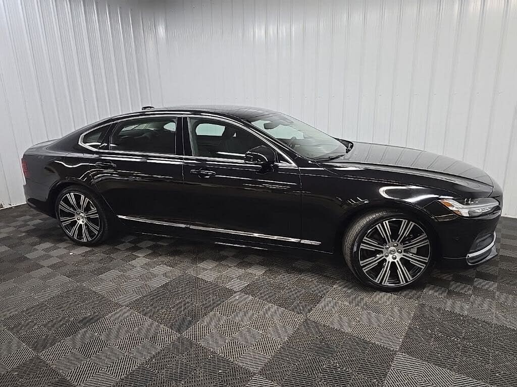 2025 VOLVO S90