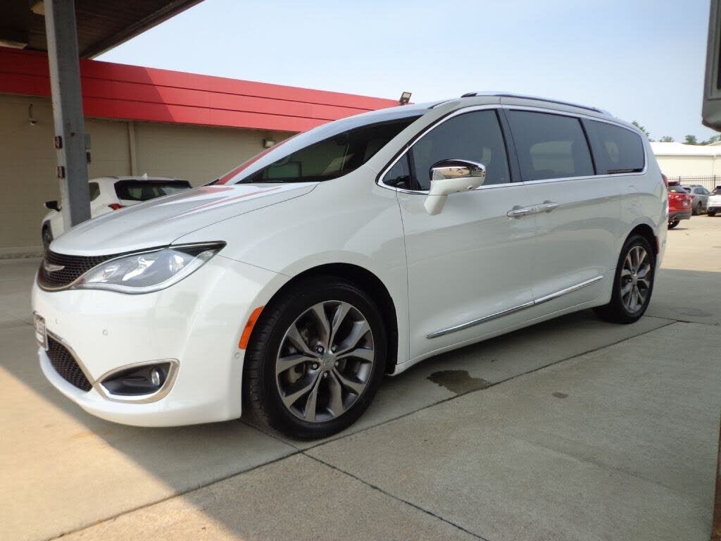 2017 CHRYSLER Pacifica