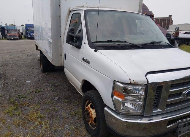 2010 FORD E-450