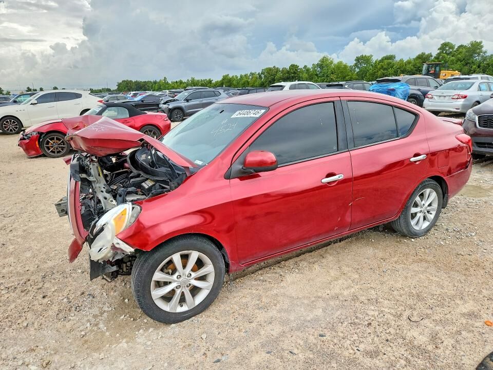 2014 NISSAN Versa