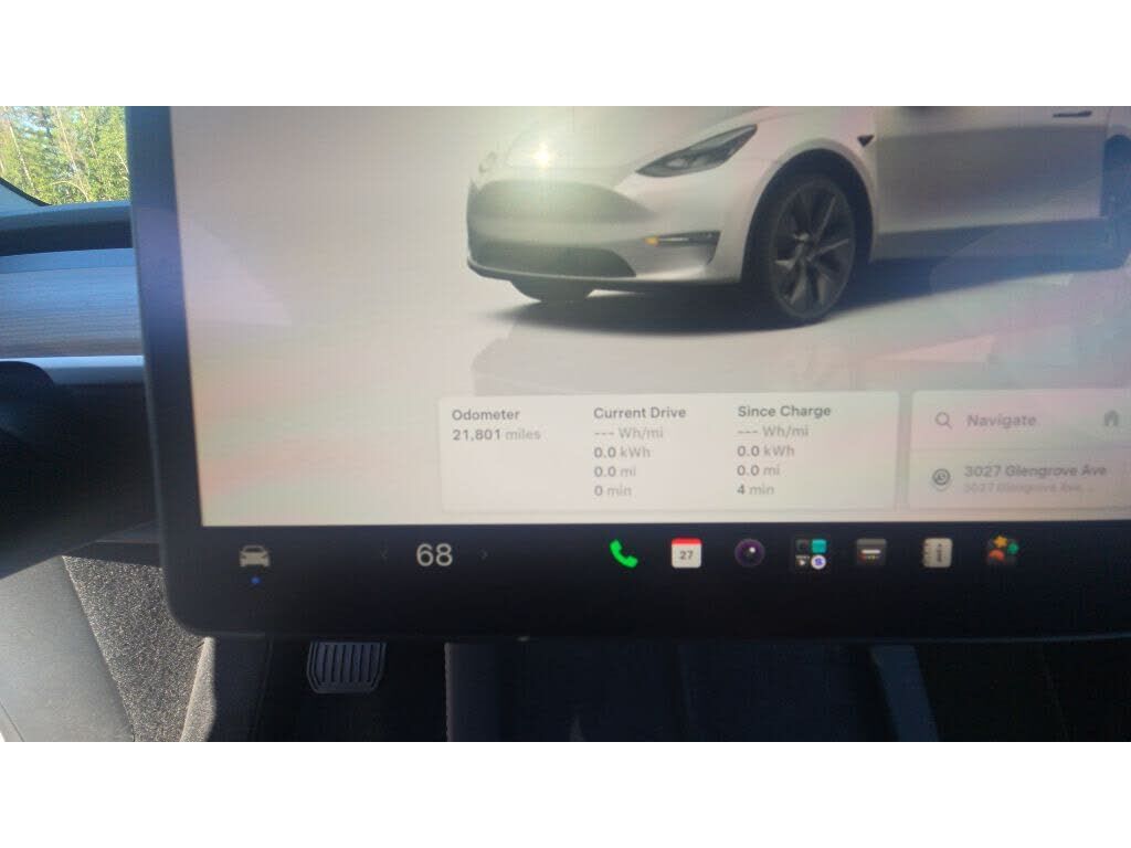 2025 TESLA Model Y