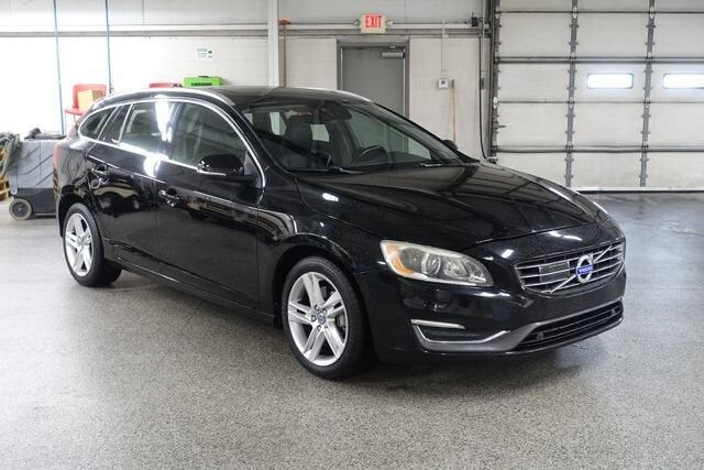 2015 VOLVO V60