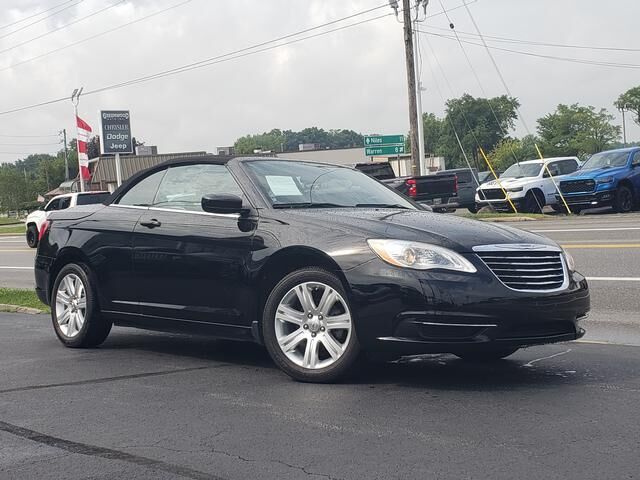 2011 CHRYSLER 200