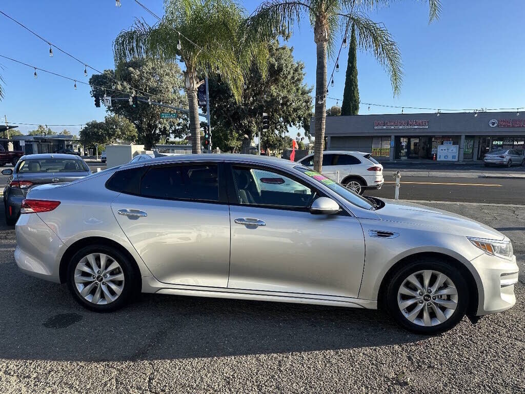 2017 KIA Optima