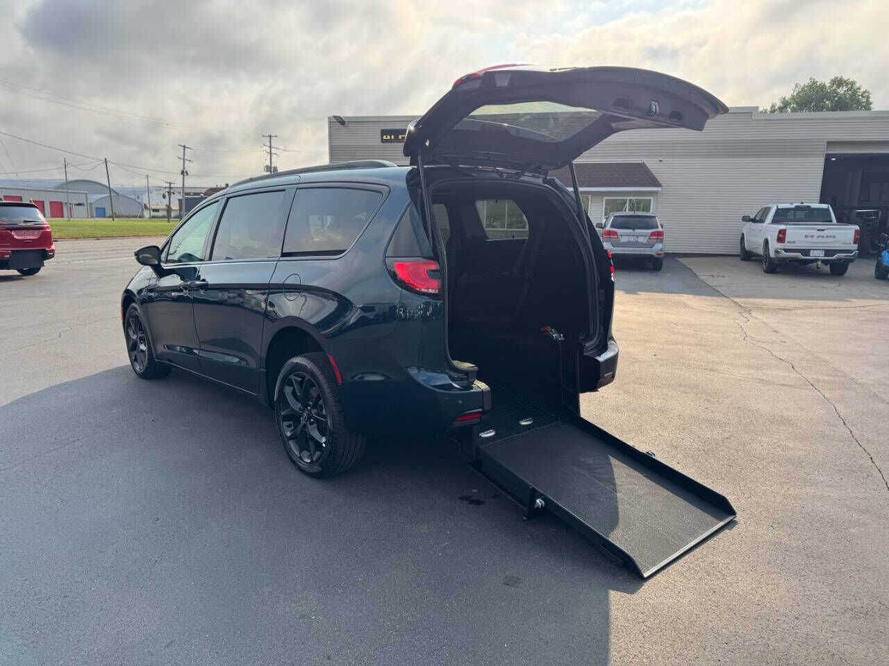 2025 CHRYSLER Pacifica