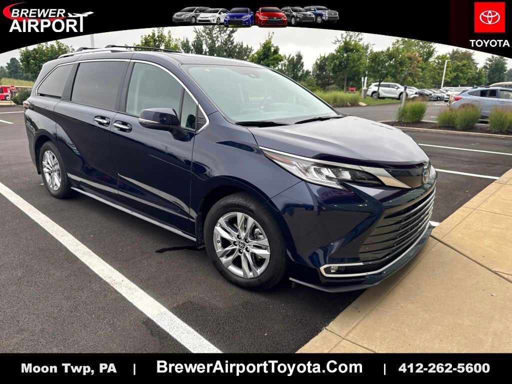 2024 TOYOTA Sienna
