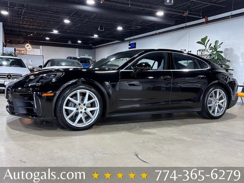 2025 PORSCHE Panamera