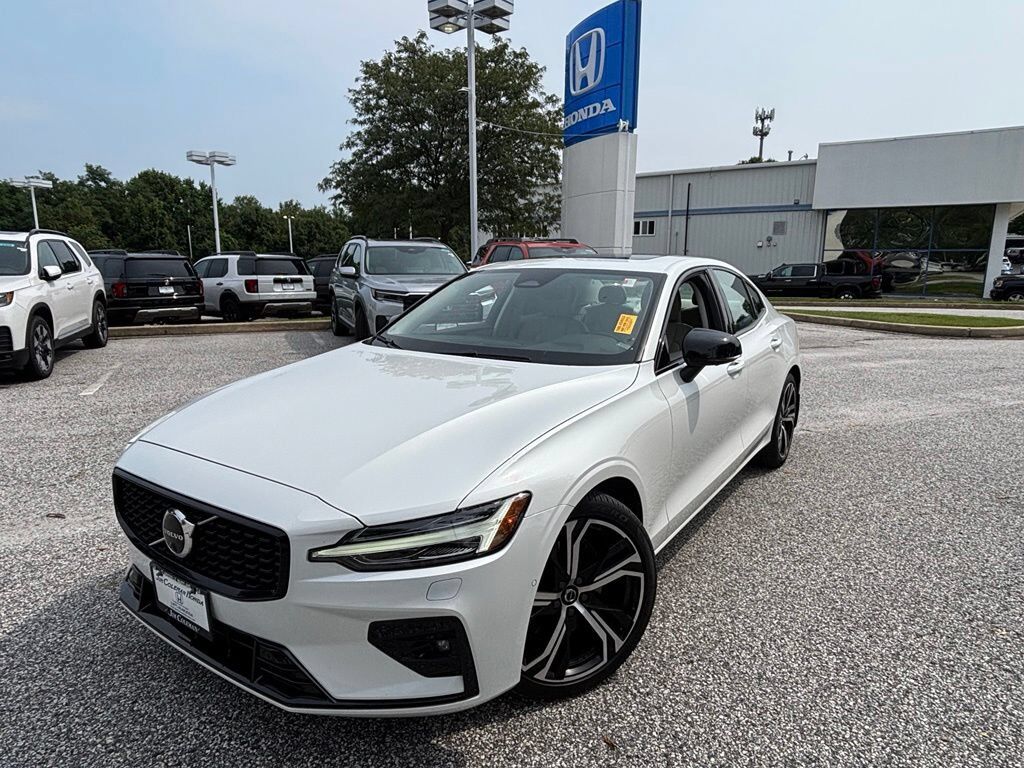 2024 VOLVO S60