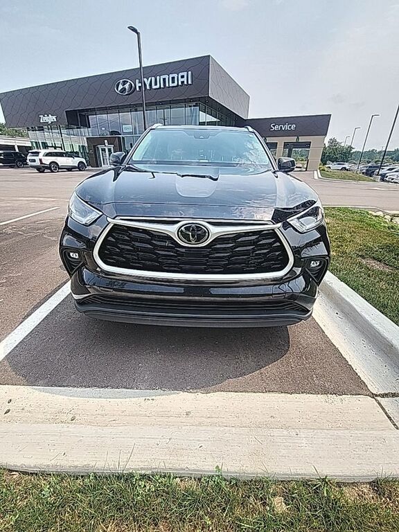 2021 TOYOTA Highlander